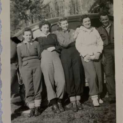 Esther Love, Joyce York, Louise Hagen… Hazelton 1945’
