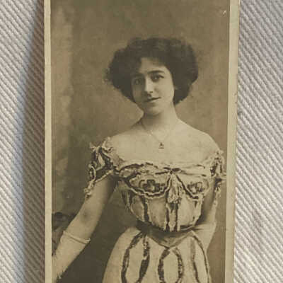'Madge Crichton' 1903