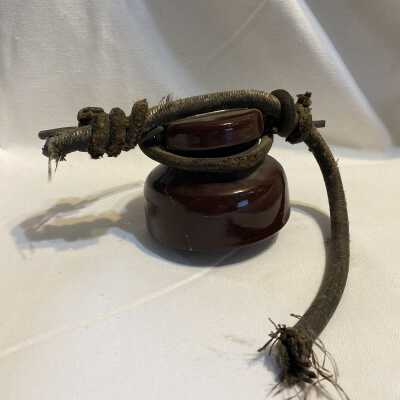 Insulator with Line