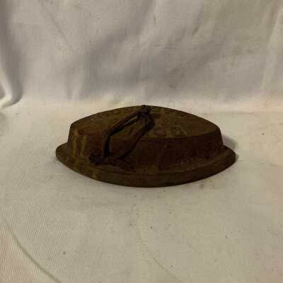 'Dover' Sad Iron Bottom