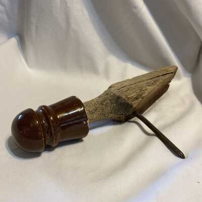 Brown Insulator with Post