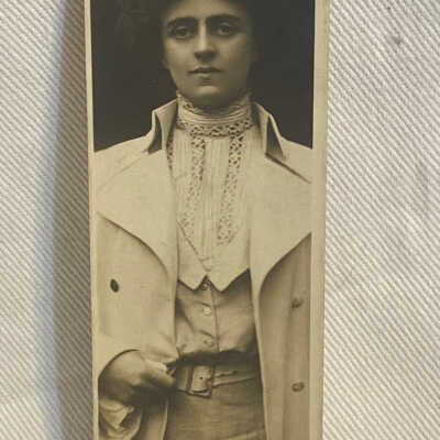 'Gertrude Elliott' 1903