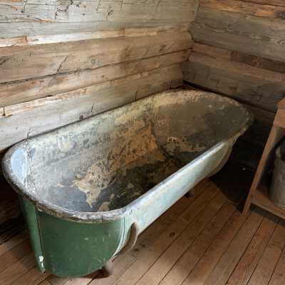 Bath Tub