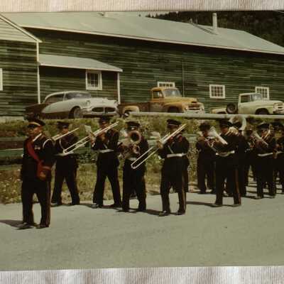 Aiyansh Band Playing for Queen Elizabeth, Slide