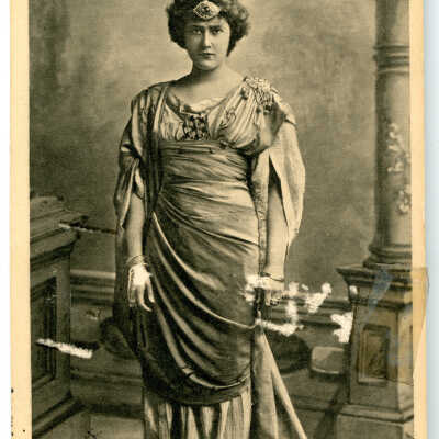 'Miss Lily Wanbury' 1903