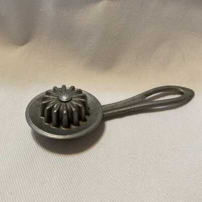 Pie Crust Trimmer