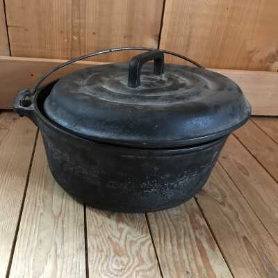 Cast Iron Pot with Lid