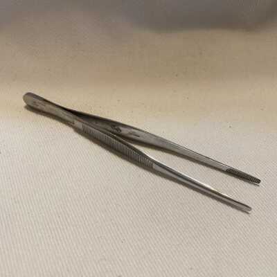 Tweezers