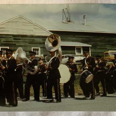 Aiyansh Band Playing for Queen Elizabeth, Slide
