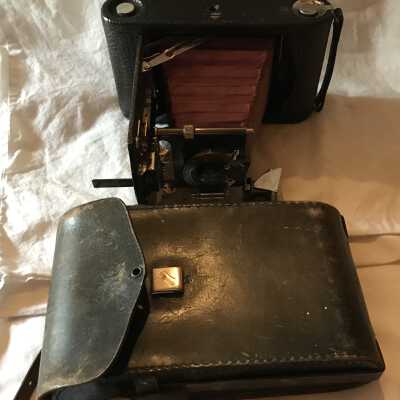 'No 3 Folding Pocket Kodak Model H' with Case