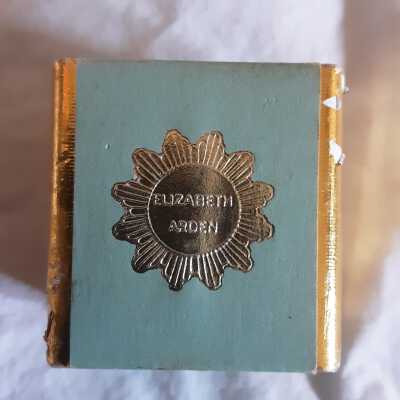 'Elizabeth Arden' Bath Cube