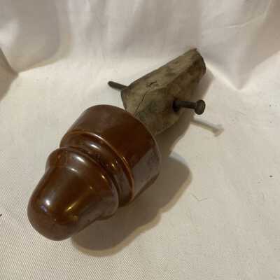 Brown Insulator on Side Mount