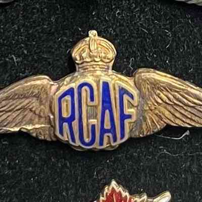 Gold RCAF Sweetheart Pin