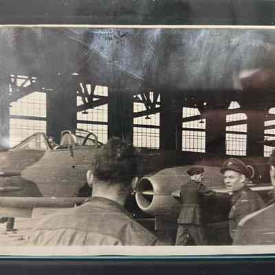 Photo of Meteor visiting No.7 EFTS