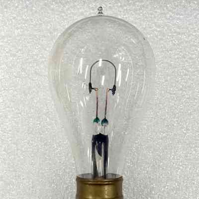 Bernstein Series Burning Incandescent Lamp
