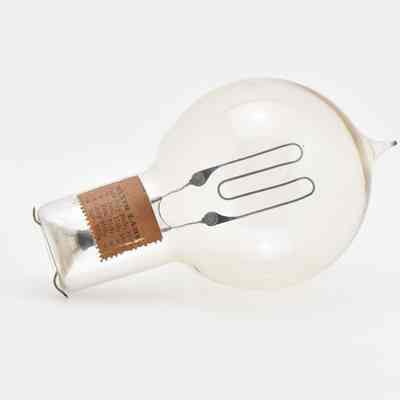 C.1883 Maxim Incandecent Lamp