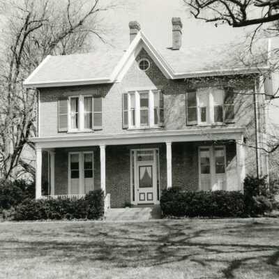 400 Sharon Avenue East