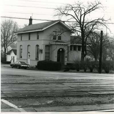 301 Sharon Avenue East