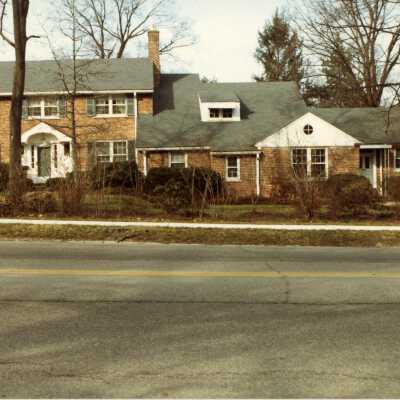180 Sharon Avenue East