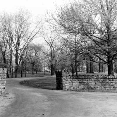 01 The Oaks Entry