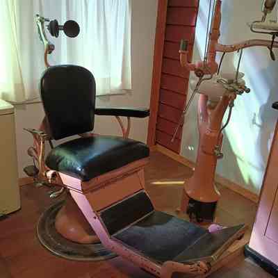 Dentist's chair