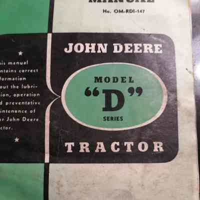 John Deere tractor. Operator's manual model "D" series.
