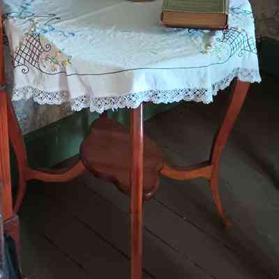 Parlour table