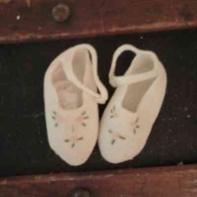 Infant's shoes