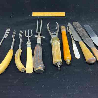 Assorted kitchen tools