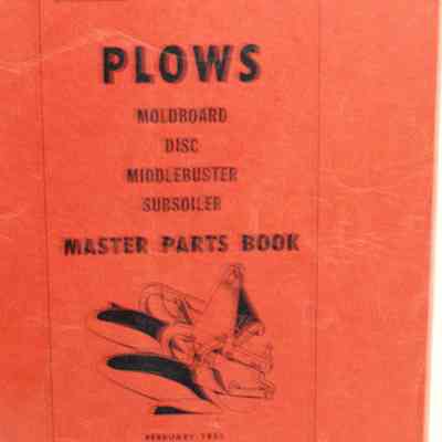 Plows, moldboard, disc, middlebuster, subsoiler. Master parts book.
