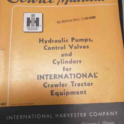 Hydraulic pumps, control valves and cylinders for International Crawler tractor equipment