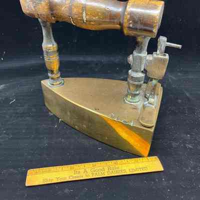 Clothes iron
