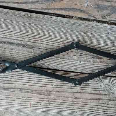 Fireplace tongs