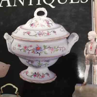 Illustrated guide to collecting antiques