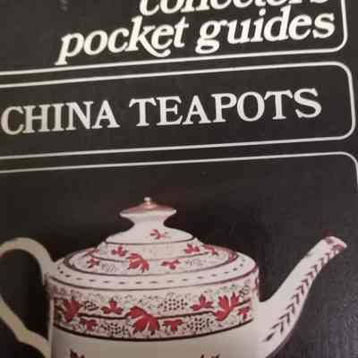 Antique collectors pocket guides. China teapots