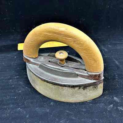 Clothes iron