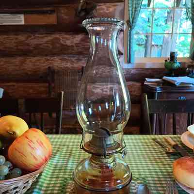 Oil lamp