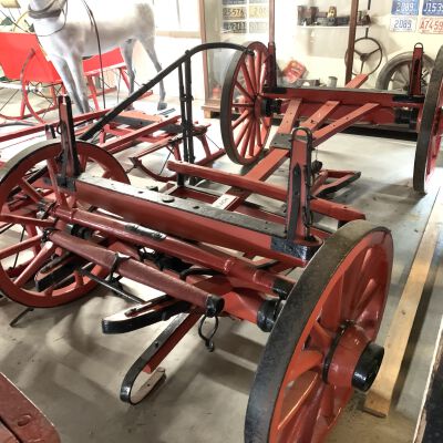 Log hauling carriage (horse drawn)