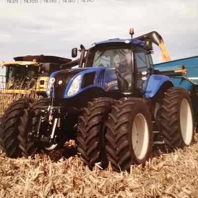 New Holland. T8 series tractors. 273 to 389 Max engine hp