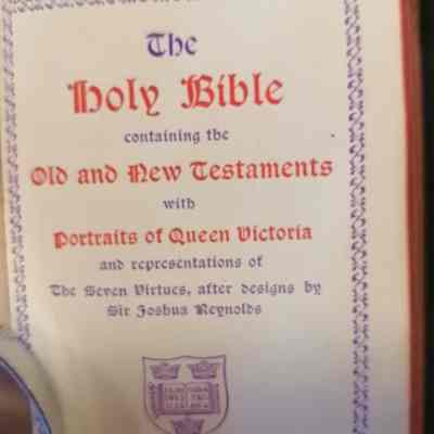 Souvenir Bible. The holy Bible containing the old and new testaments,