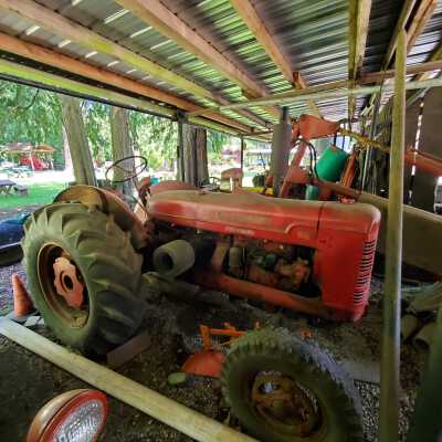 Tractor - IHC, Model McCormick-Deering W4, Year 1953