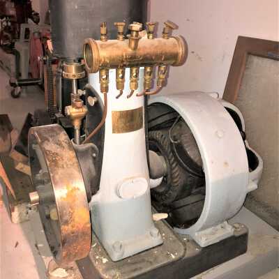 Engine - Engberg Vertical piston valve
