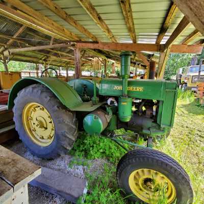 Tractor - John Deere, Model D, Year 1931