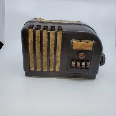 Radio - Airline Model No. 39 BR