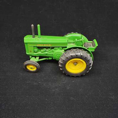 Model - Tractor John Deere "AR"