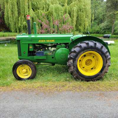 Tractor - John Deere, Model AR, Year 1952
