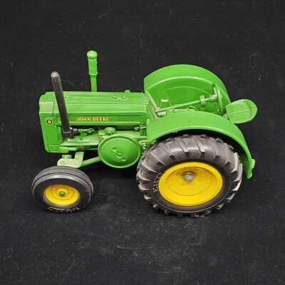 Model - Tractor John Deere D