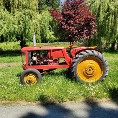 Tractor - Massey Harris, Model 101 Junior, Year 1939 - 1946
