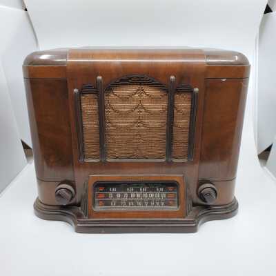Radio - Westinghouse Model 683