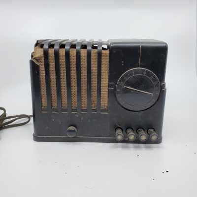 Radio - Silverstone, Model 6102